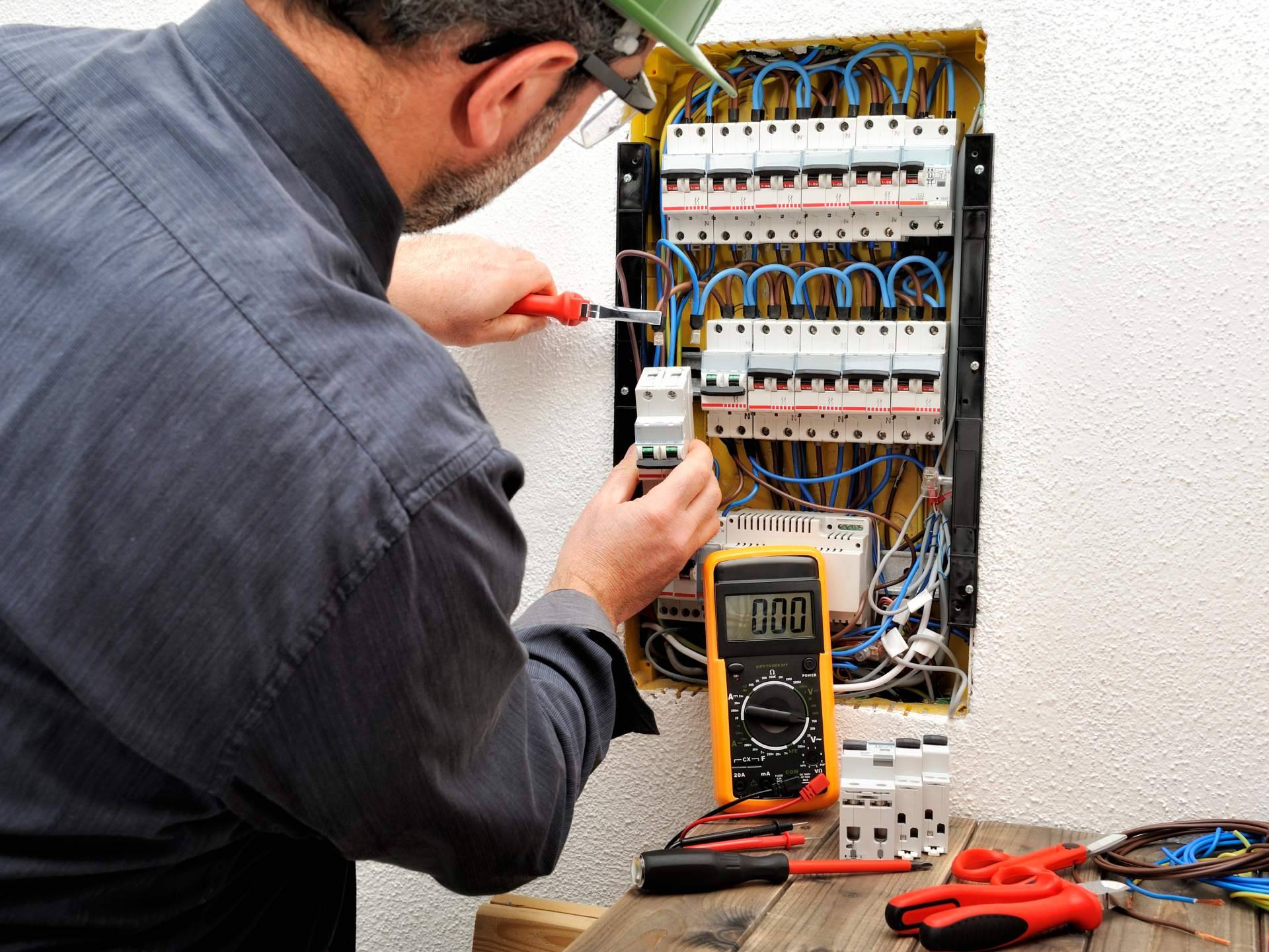 Comprar material eléctrico Schneider con condiciones de pago flexibles, de la mano de Cadenza Electric