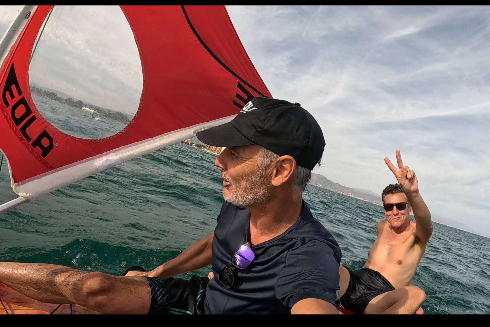 Kayak y paddle surf con vela, el deporte que cada vez conquista a más aficionados en España