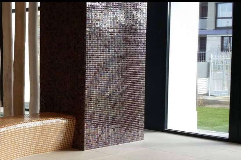 Los azulejos imitación de madera de Mundo Cerámicas ofrecen una opción decorativa versátil y duradera