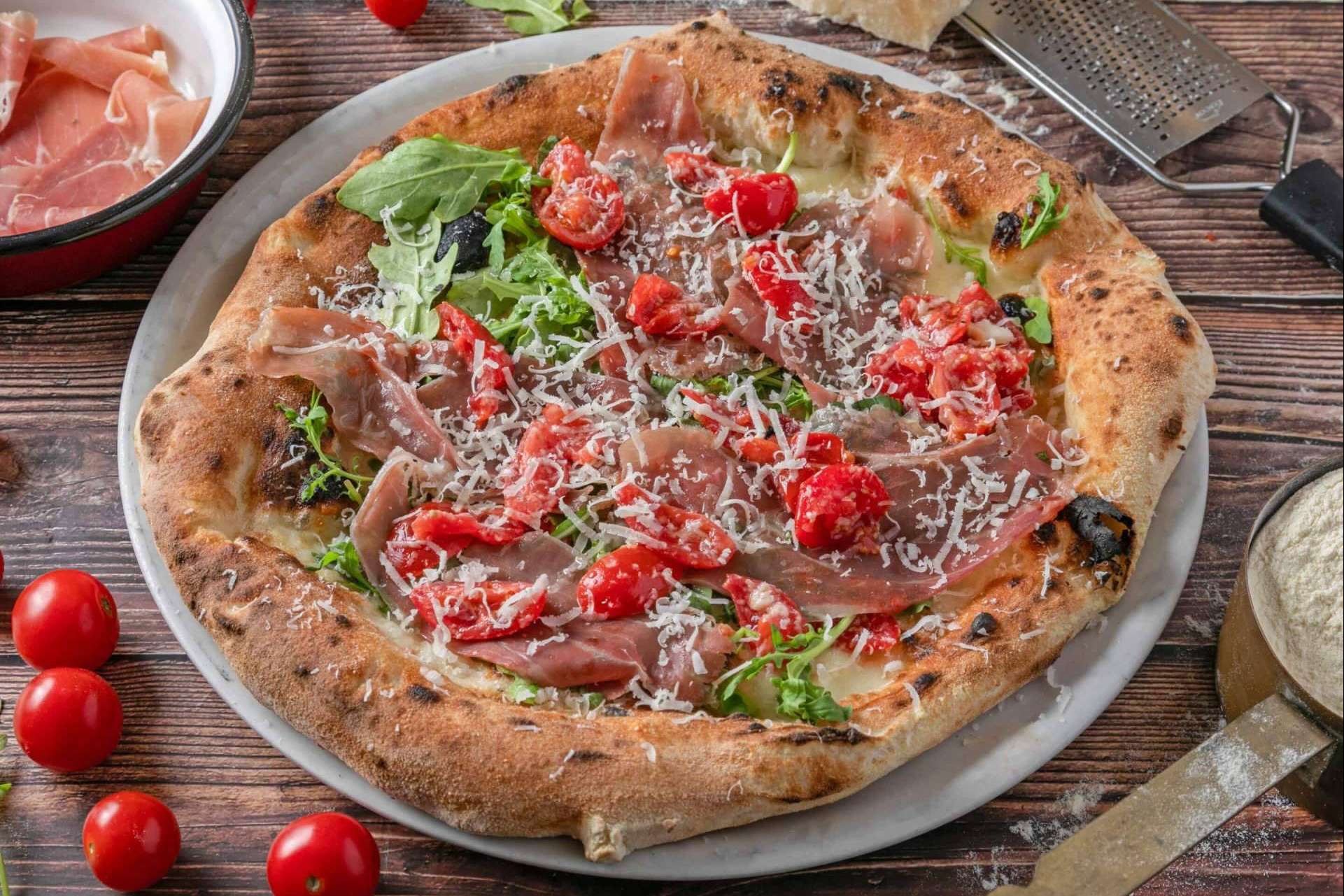 Barcelona se rinde a la pizza napolitana con la esencia de Spaccanapoli