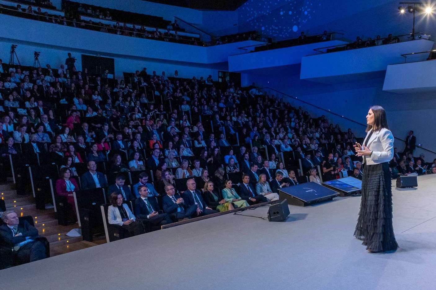 Ana Ivars, una de las mejores conferencistas internacionales de habla hispana