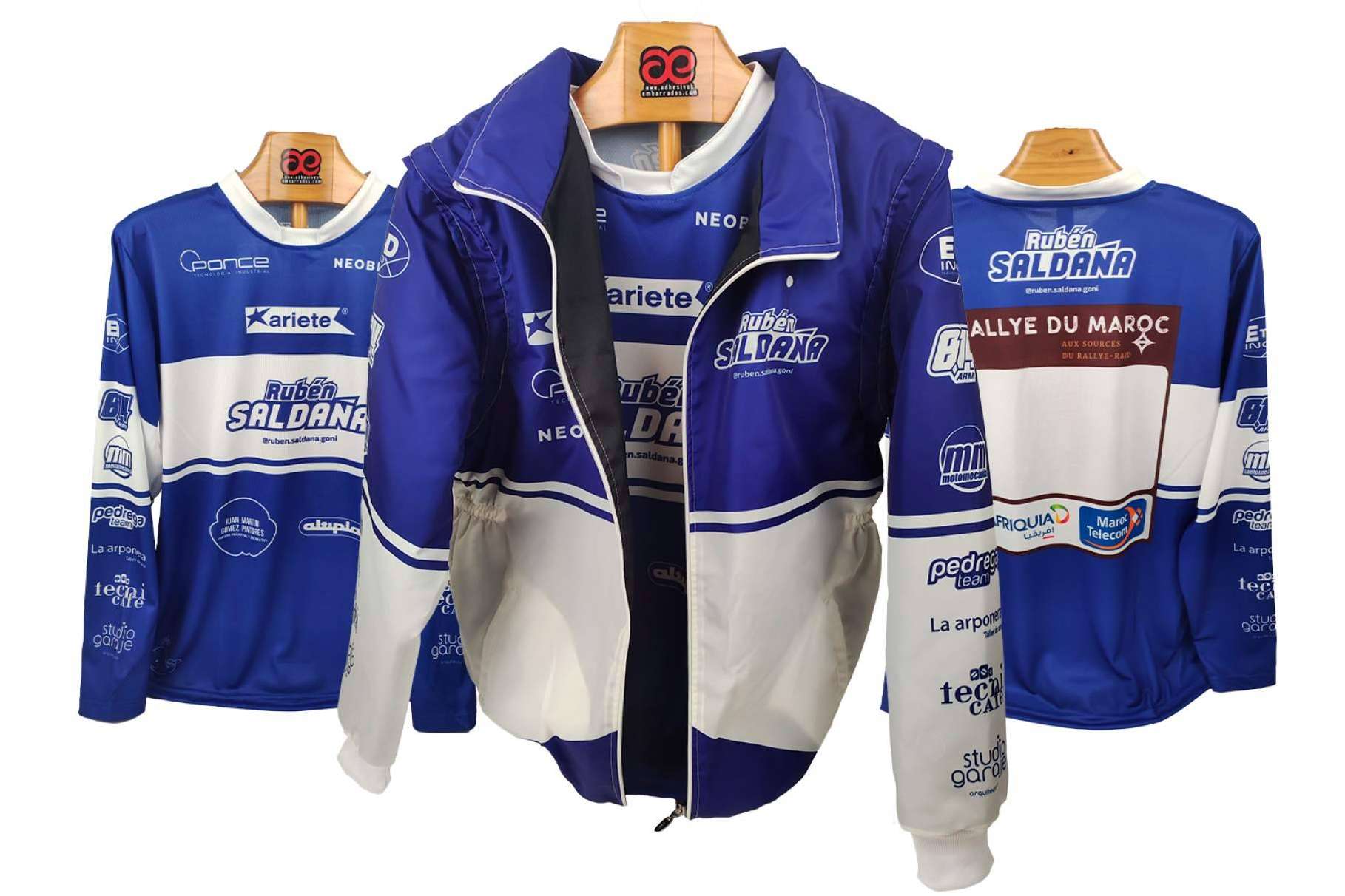 Ropa para moto a medida con ADHESIVOSEMBARRADOS