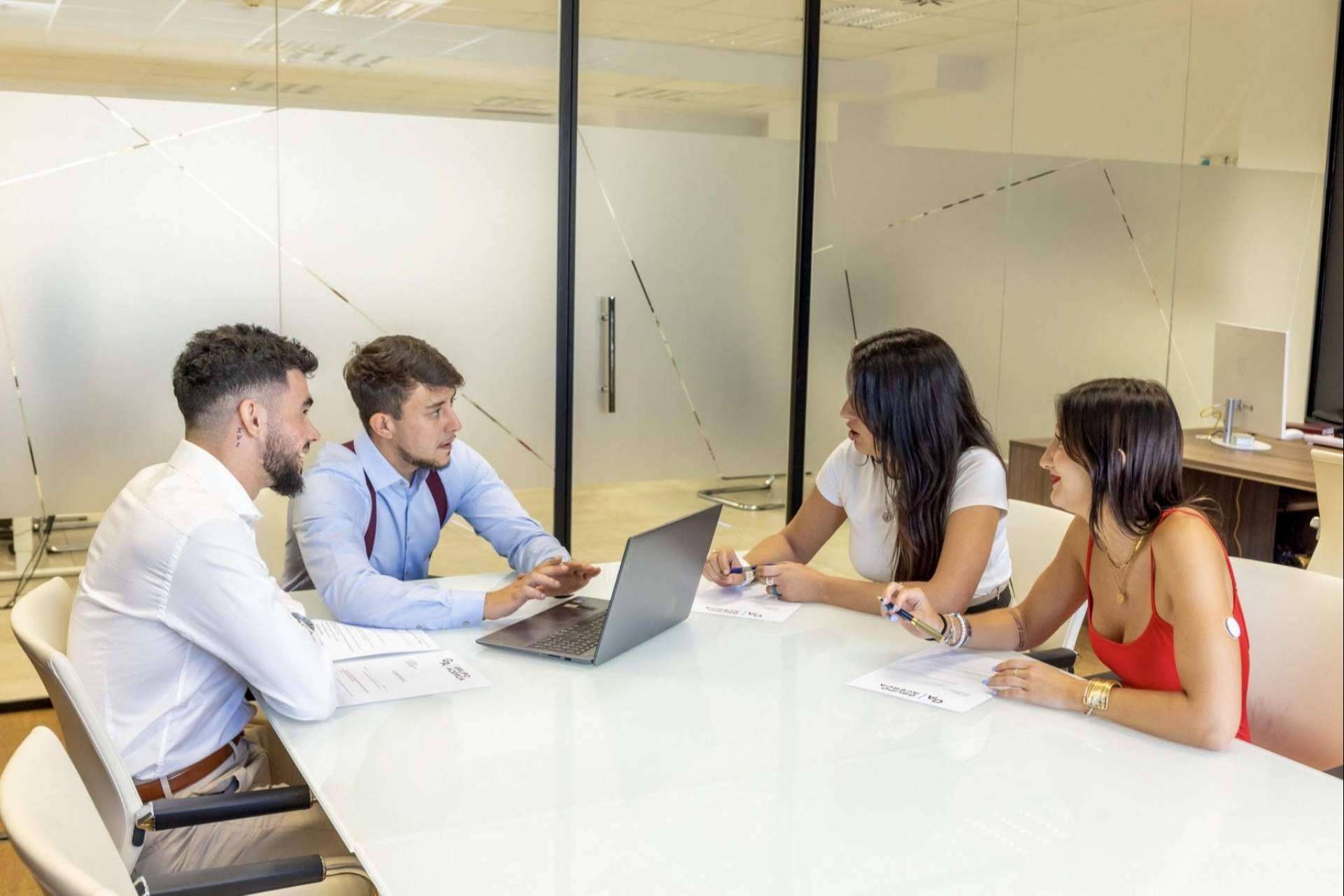 Grupo Acerca impulsa el ahorro energético y amplía su catálogo con nuevos servicios para el hogar