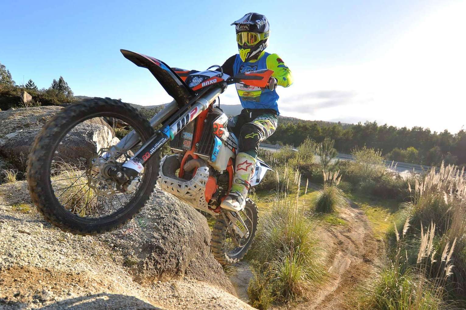 Personalizar las camisetas motocross es posible con ADHESIVOSEMBARRADOS