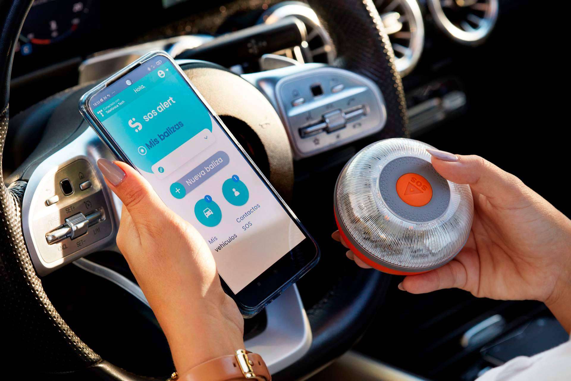 FlashLED, una de las mejores luces de emergencia V16 conectada del mercado