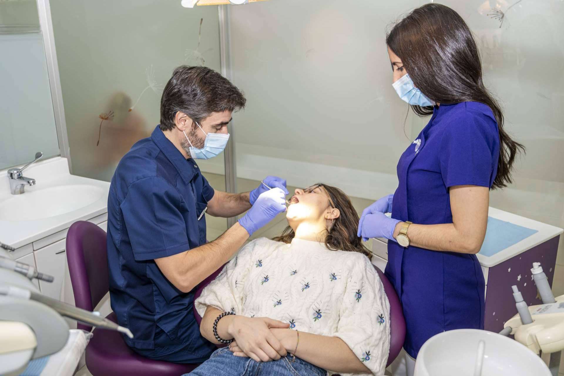 Clínicas Prieto&Serrano destacan los beneficios de la ortodoncia en la salud general de los adultos más allá de la estética