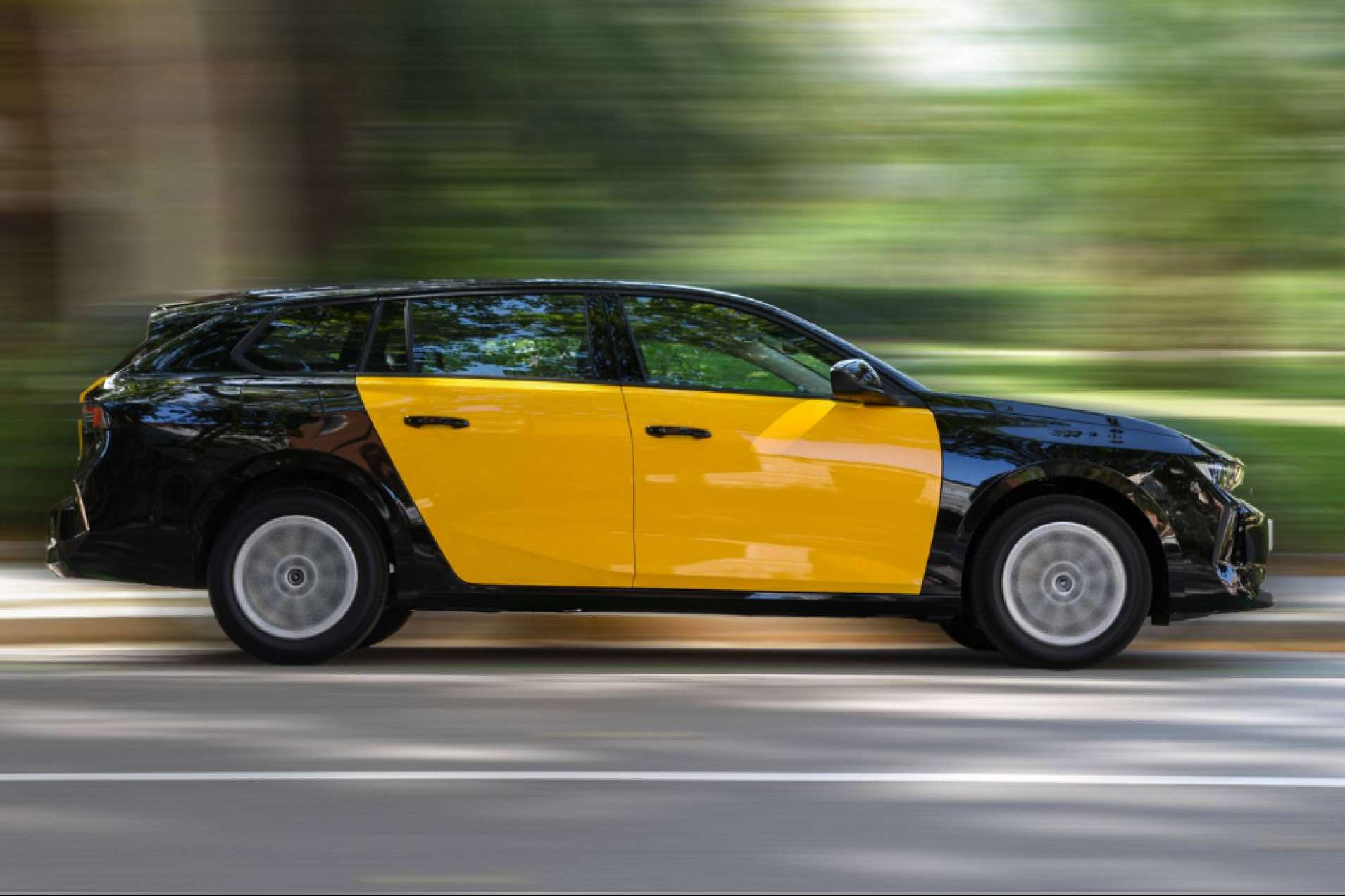 El nuevo Opel Astra llega a Auto88 para renovar su flota de taxis