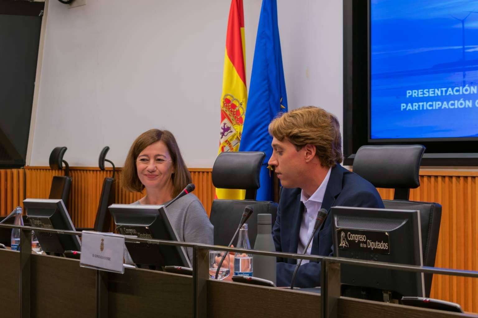 La mayoría de los jóvenes considera vital acelerar la transición energética ante la crisis climática