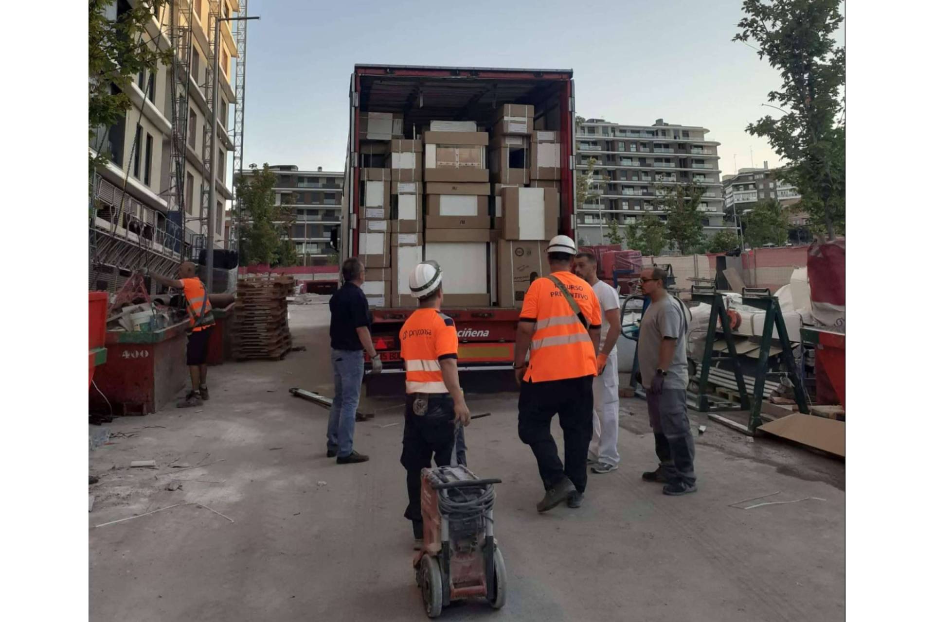 Mudanzas Crespo refuerza su liderazgo en distribución y montaje de mobiliario para obras de vivienda nueva