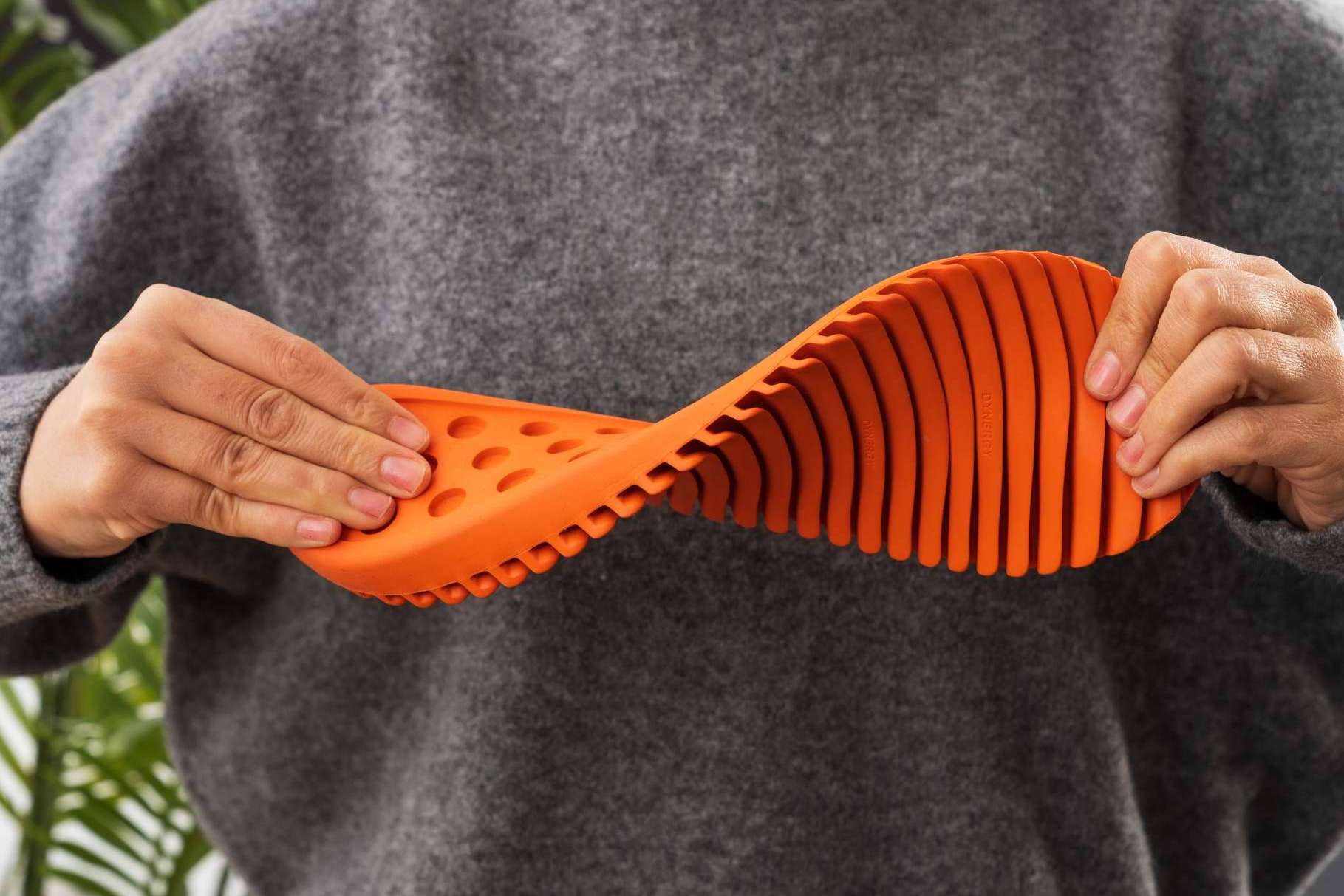 Innovación en recuperación deportiva; Surippa y la tecnología Dynergy para aliviar el dolor en los pies