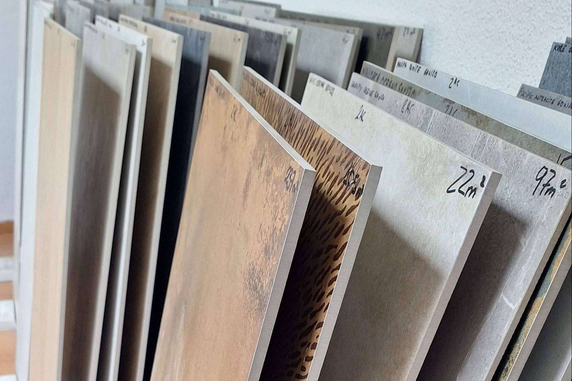 Artegres revoluciona las reformas con lotes de azulejos en liquidación y diseños accesibles