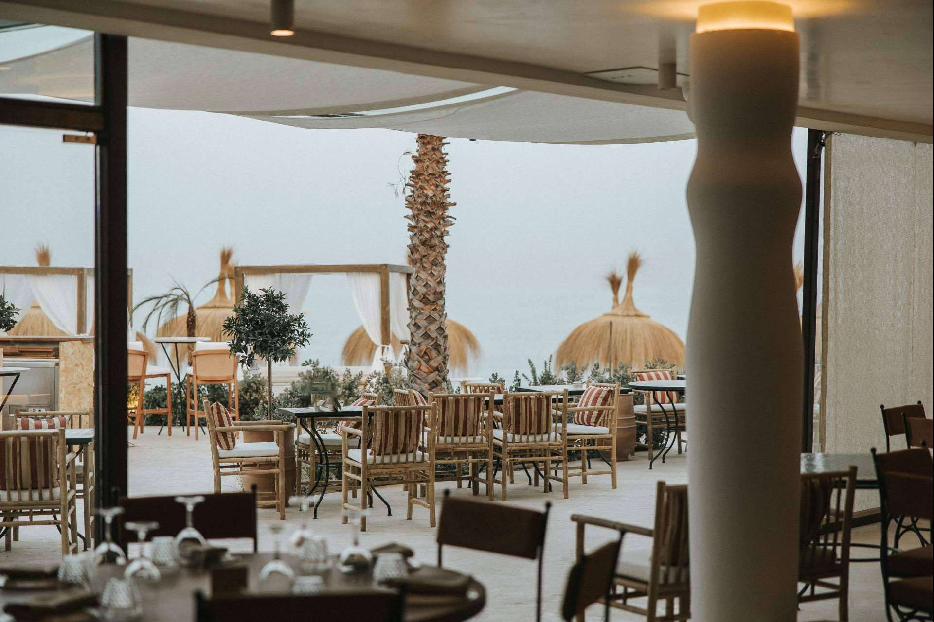 Barbillón Marbella, brillará en Nochevieja con una espectacular cena frente al mar