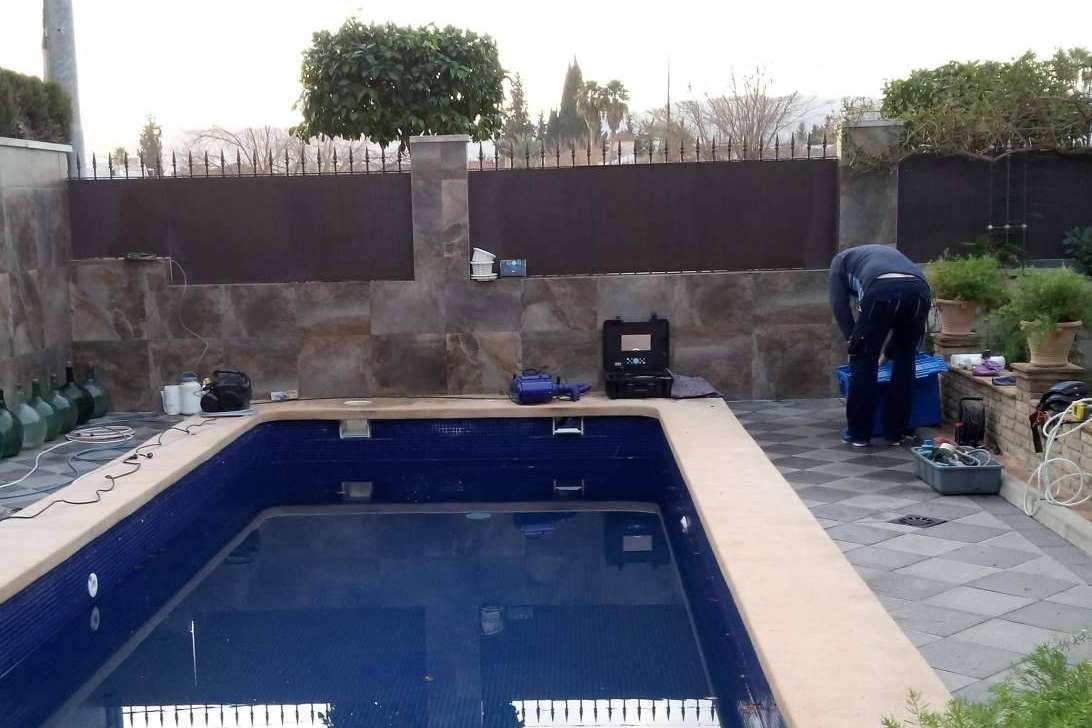 TELEFUGA ofrece soluciones para reparar grietas de piscinas sin obras