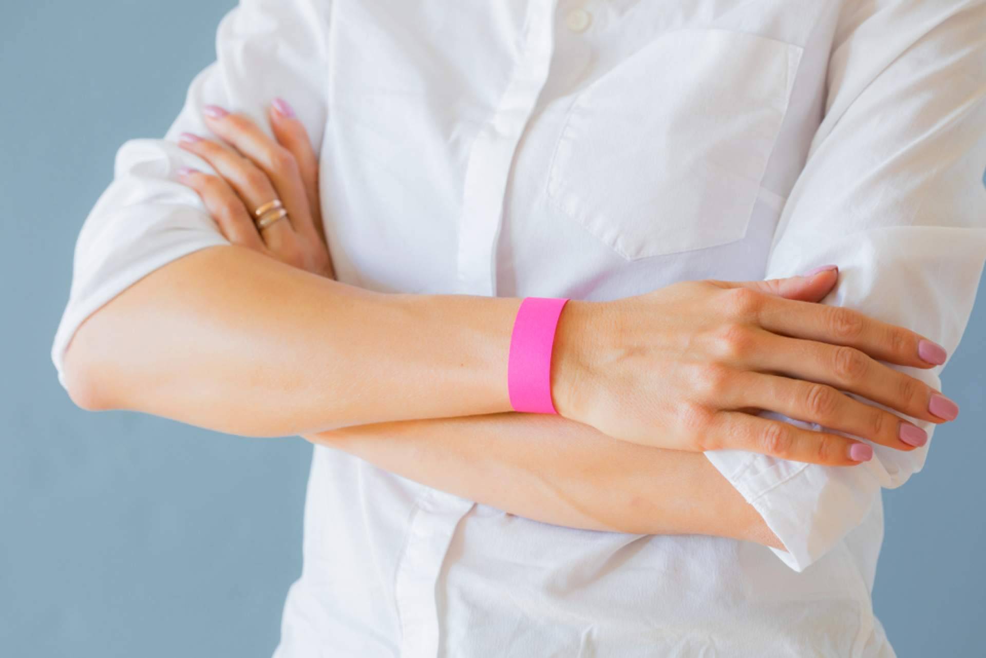 Pulseras de papel Tyvek de Misterpulseras.com, seguridad y personalización para eventos y campañas