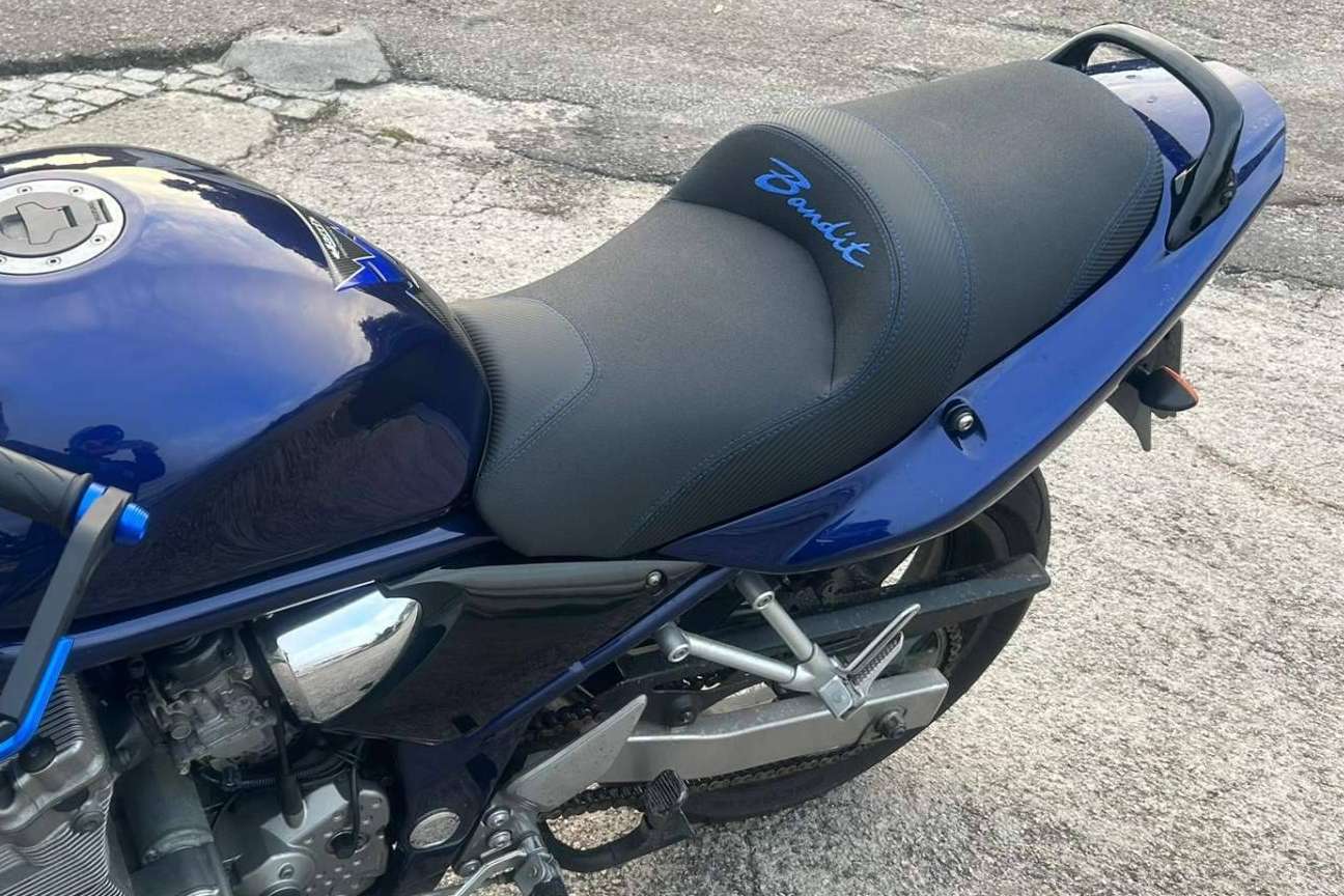 Confort y estilo en cada viaje, asientos de moto personalizados por JM-Fundas