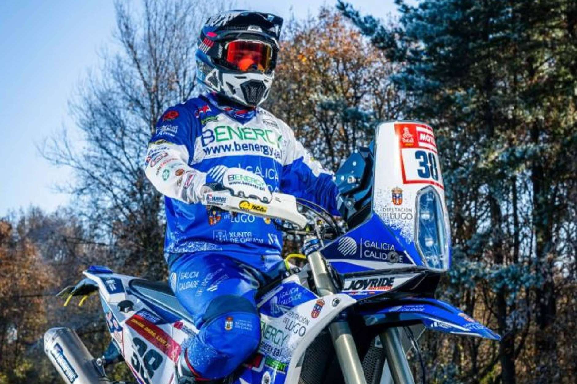 ADHESIVOSEMBARRADOS ofrece soluciones personalizadas en vinilos para motos offroad y quads