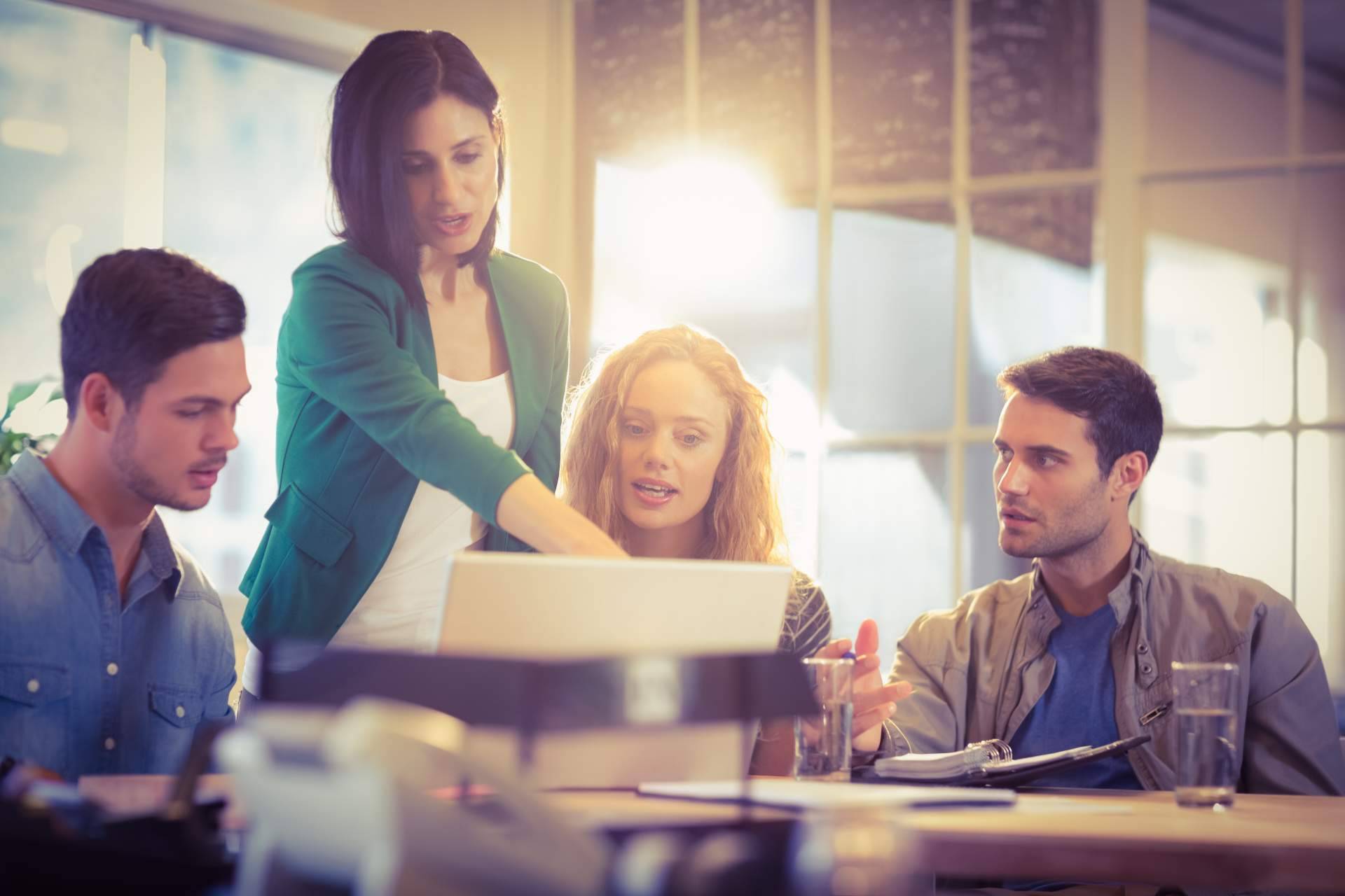 Aprender inglés es más fácil en 2025 con un 30 % menos y horarios adaptados