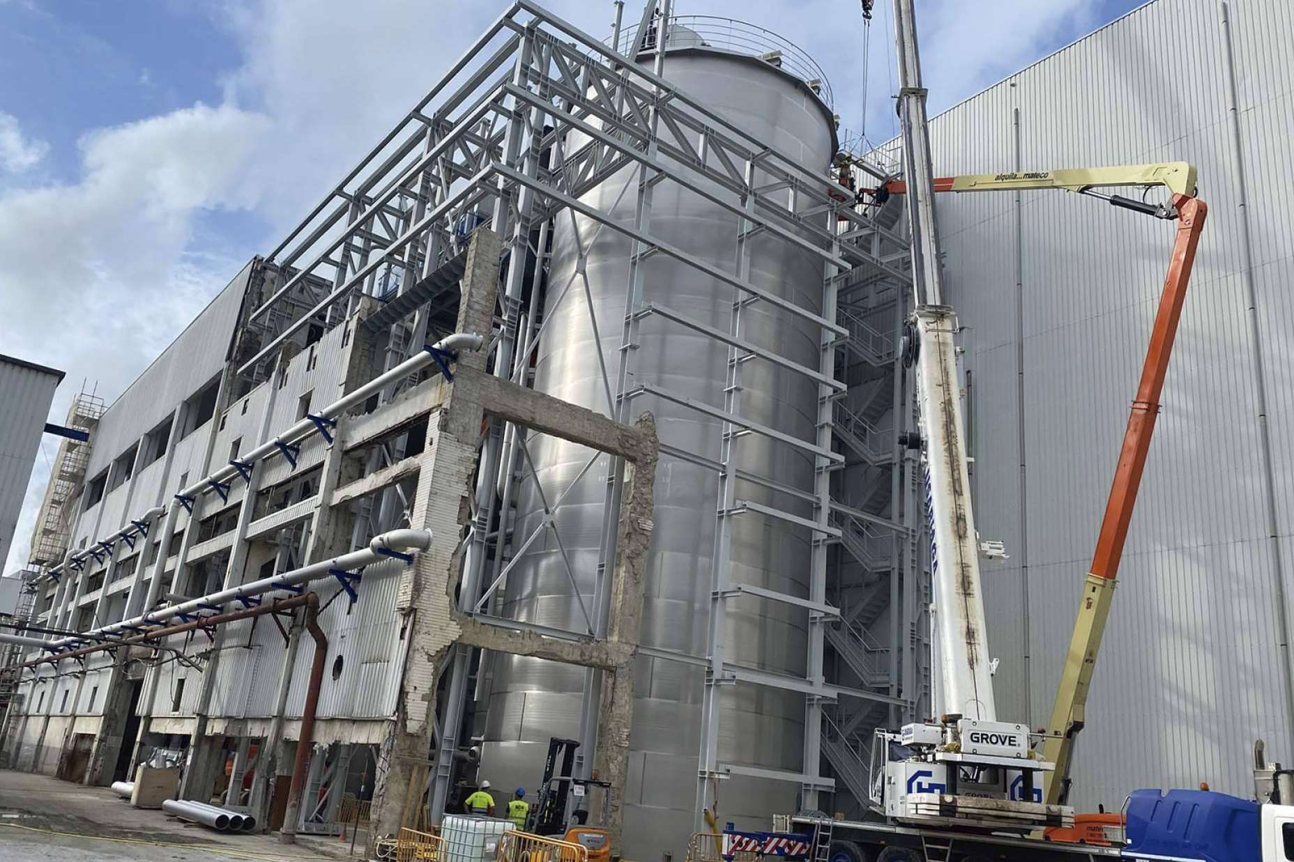 Reconstrucción de grandes naves industriales para darles una nueva vida