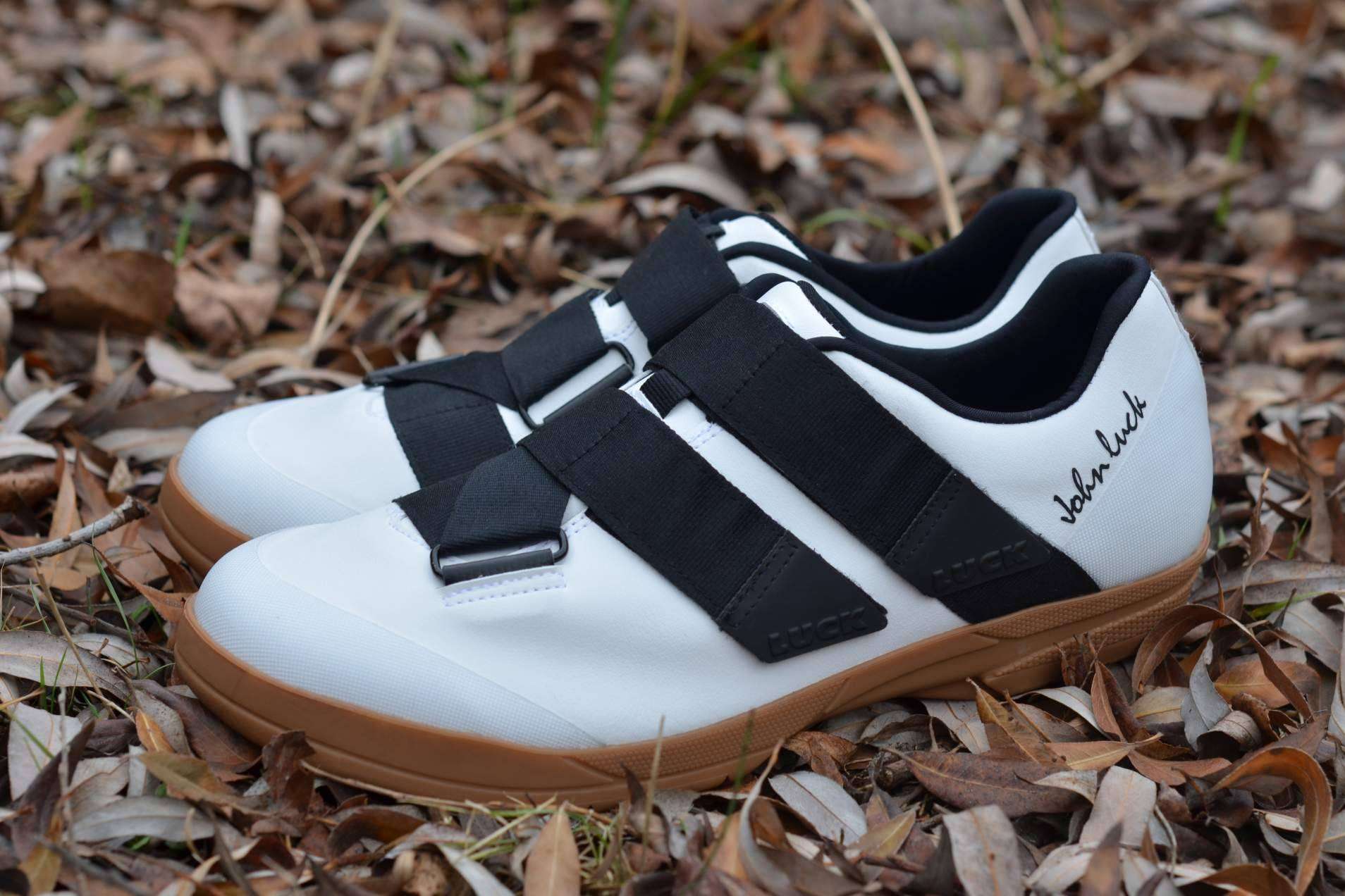 Zapatillas de ciclismo barefoot; personalización y confort por John Luck