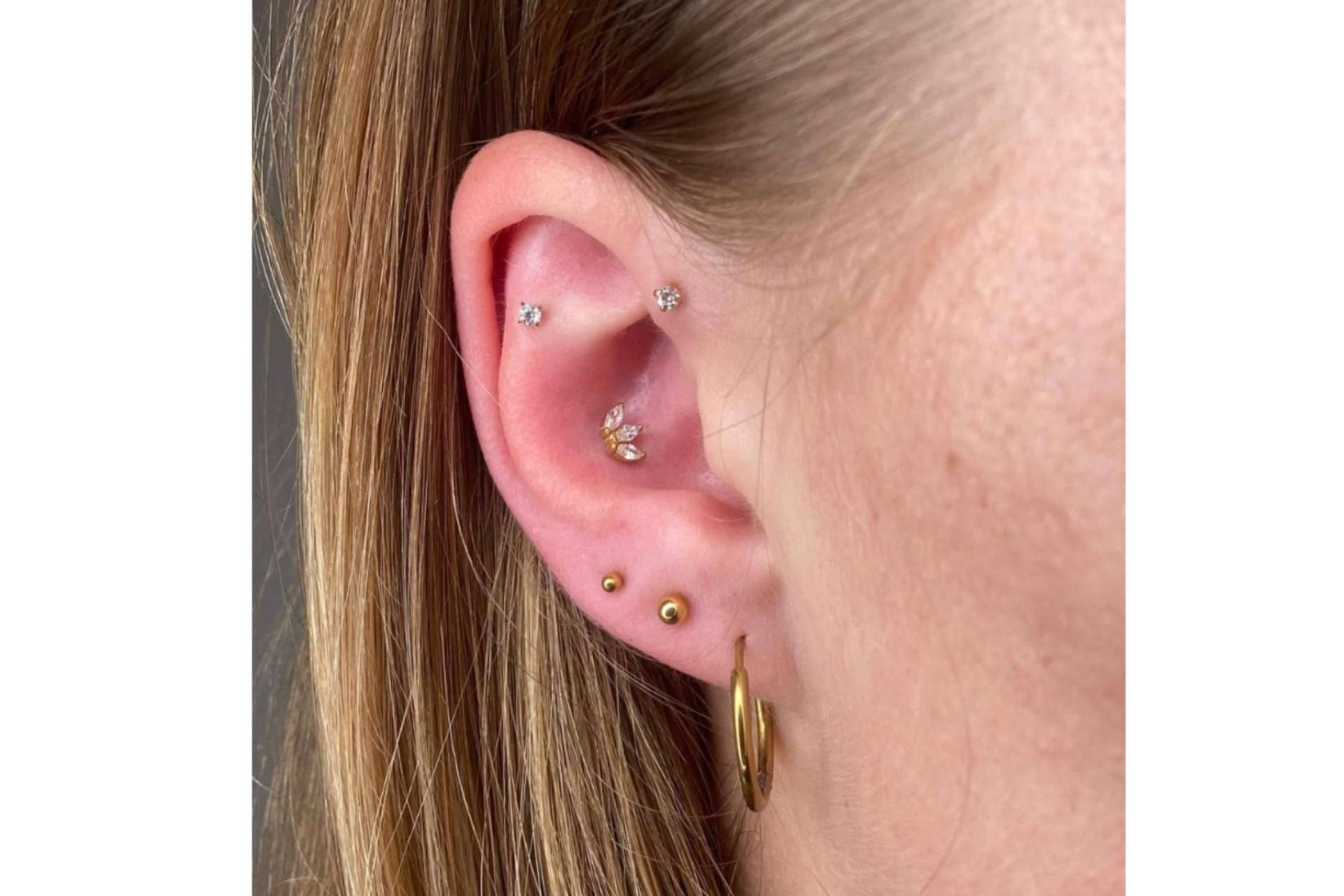El arte del piercing y el diseño de orejas se fusionan en la propuesta de Ear Petal
