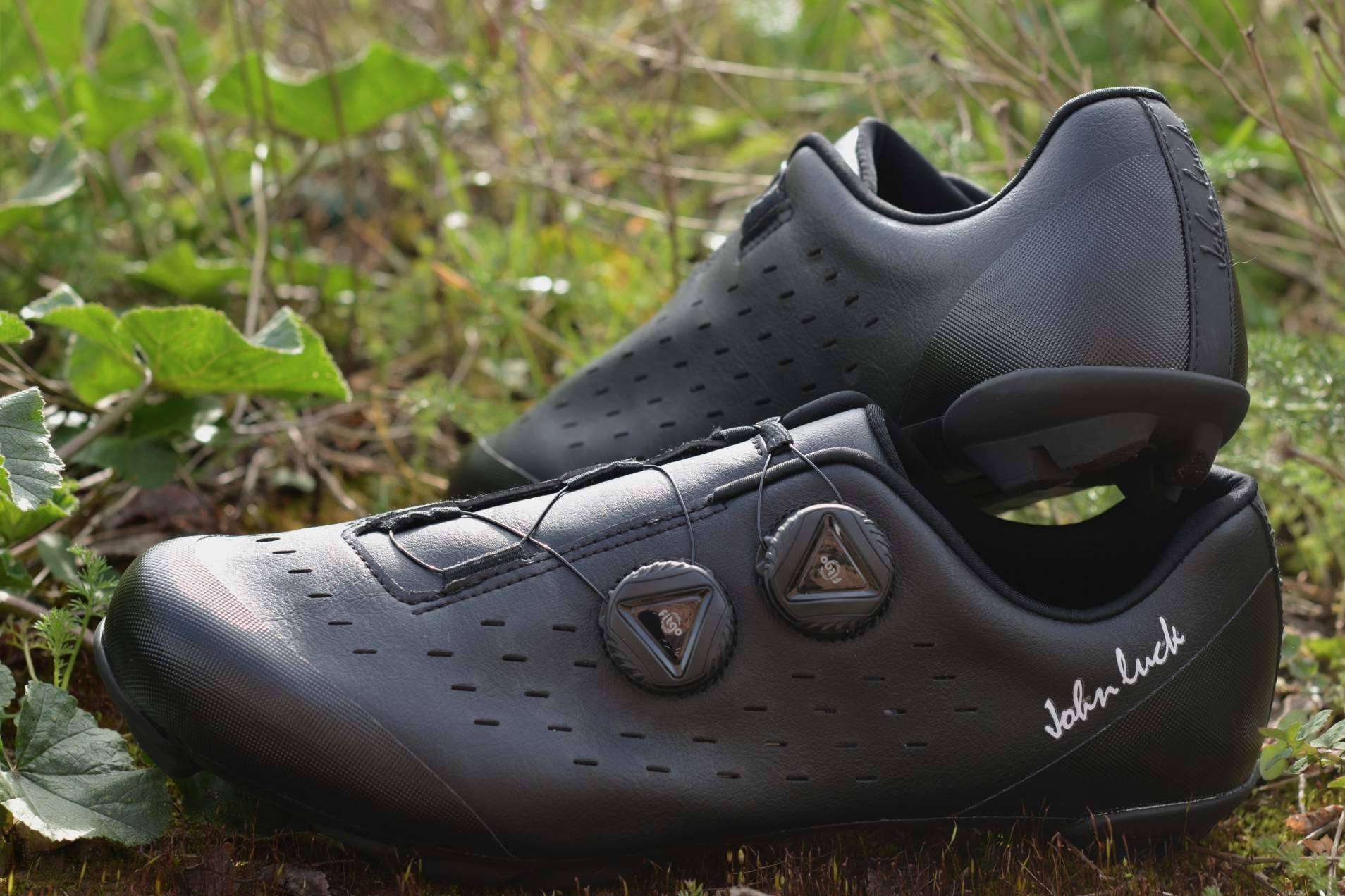 Solución para ciclistas, zapatillas de horma ancha de John Luck para rutas sin dolor