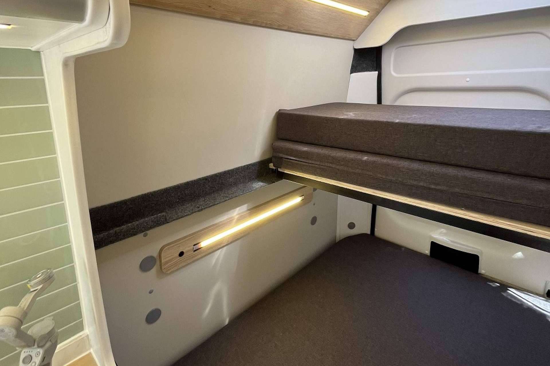 Convertir una furgoneta en camper es posible con Fabricamper, expertos en Madrid