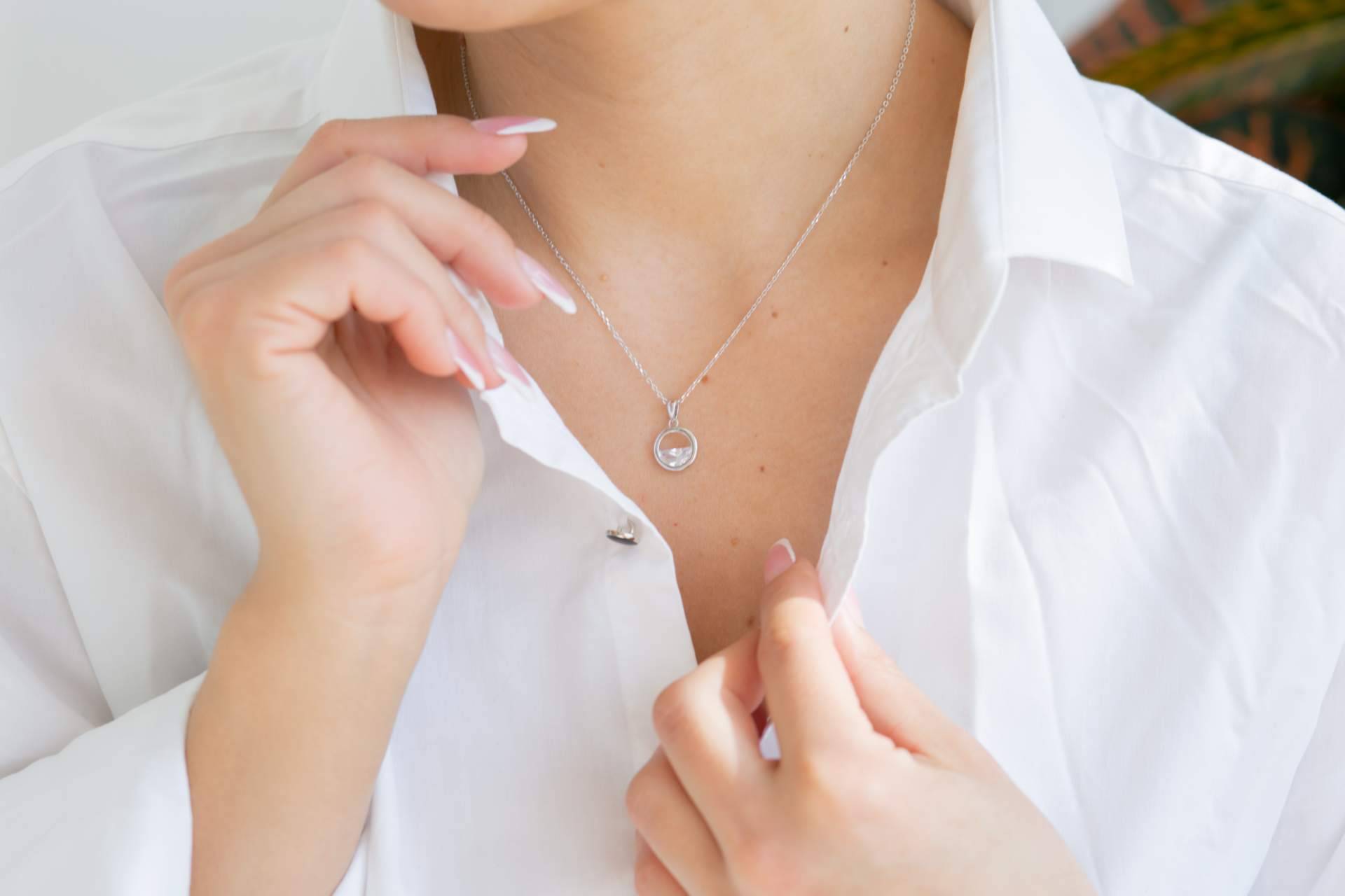 Ilusionatee revoluciona la joyería con su apuesta por joyas con propósito
