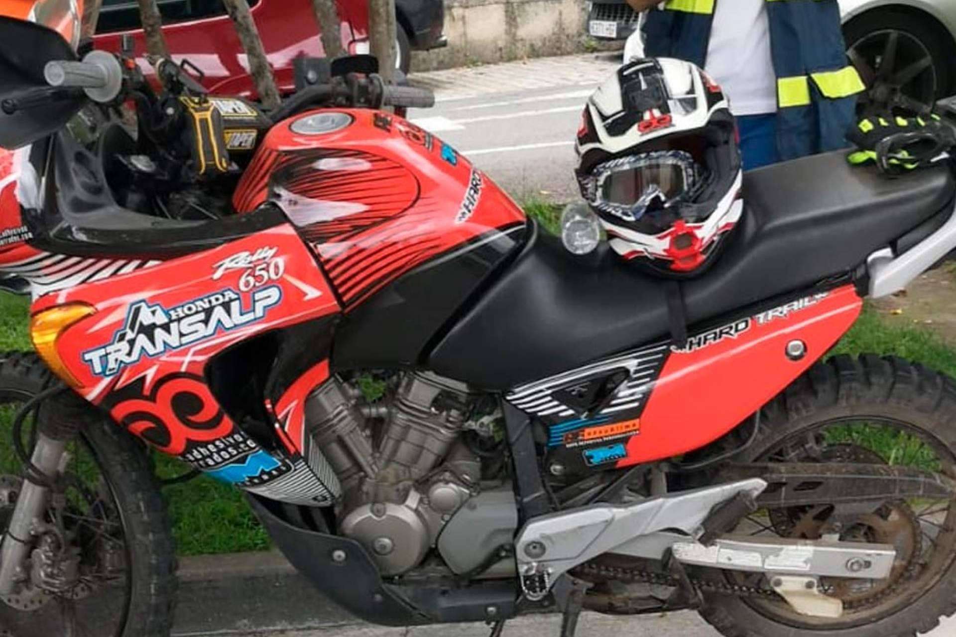 Adhesivos personalizados para motos off-road, la propuesta de ADHESIVOSEMBARRADOS para pilotos