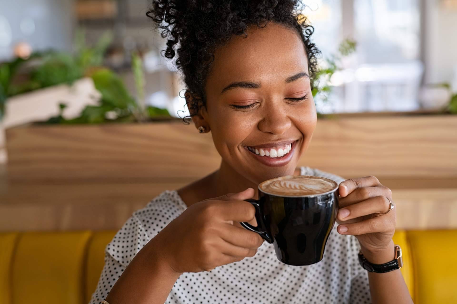 Café para oficina como herramienta de bienestar laboral, beneficios clave para empresas y trabajadores