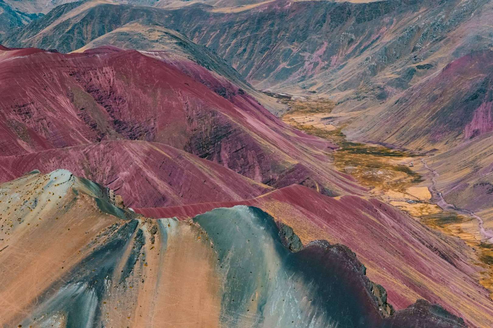 Montaña de Colores (Vinicunca); el asombroso paisaje multicolor de los Andes Peruanos