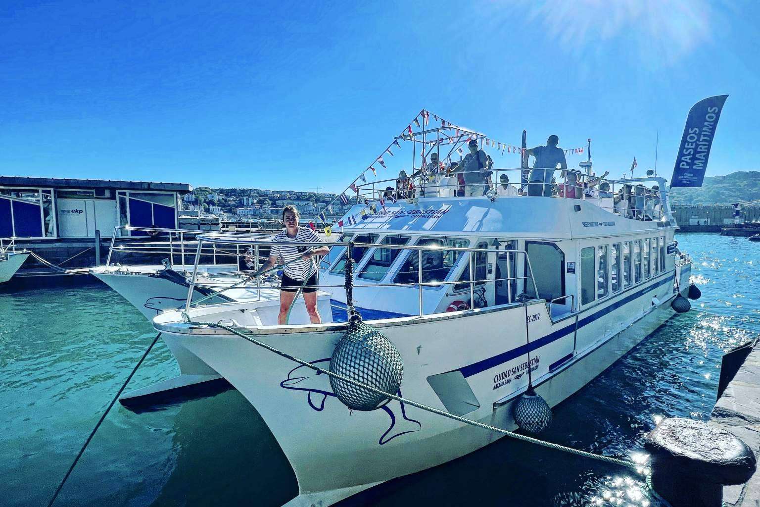 San Sebastián estrena navegación eléctrica turística con el catamarán de Ciudad Finanzauto San Sebastián