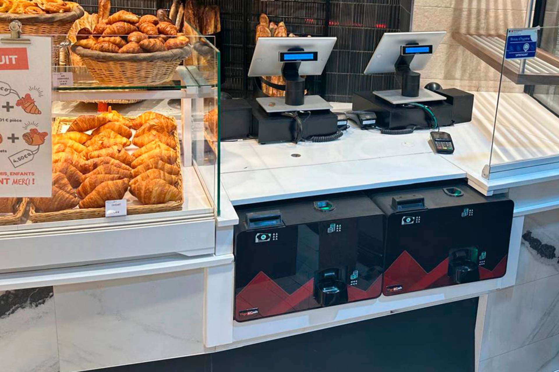 Las ventajas de incorporar una máquina de gestión de cobro en negocios con alta rotación de efectivo