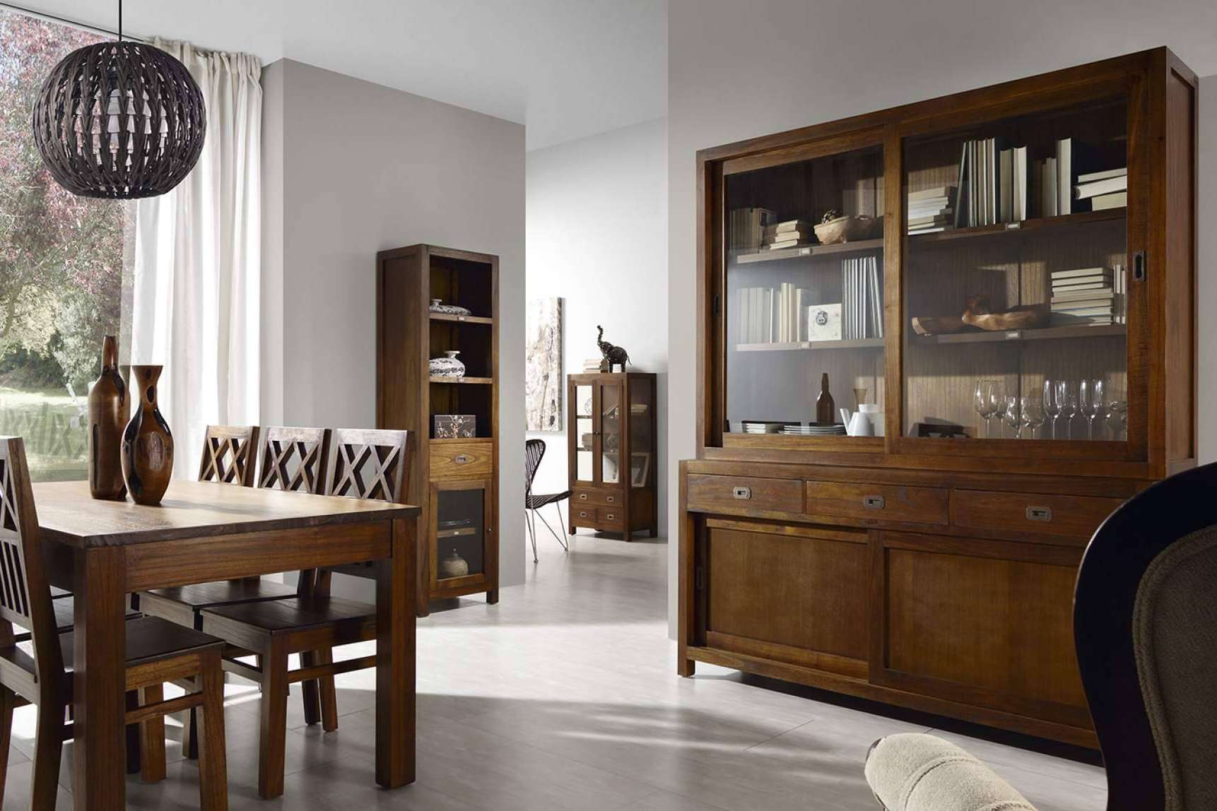 Muebles La Factoría apuesta por muebles coloniales de madera maciza con alma artesanal