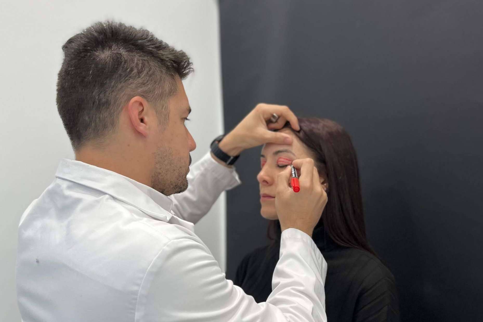 360Clinics redefine la blefaroplastia con EyeEvolution360; intervención precisa y sin hospitalización