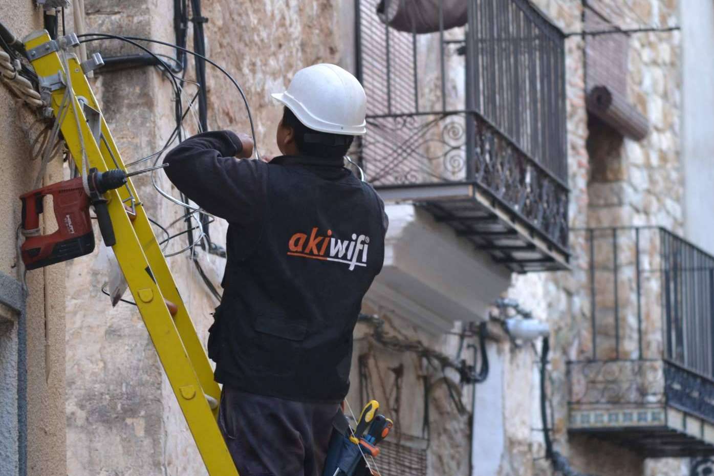 Akiwifi ofrece fibra óptica de alta velocidad por 19,95€ al mes