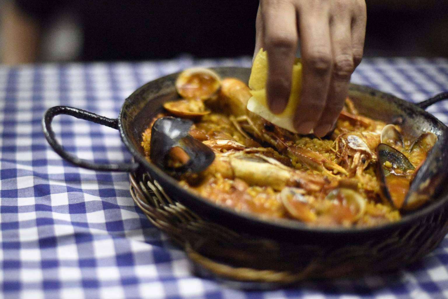 La verdadera paella marinera la tienes en Pasa Tapas de La Barceloneta