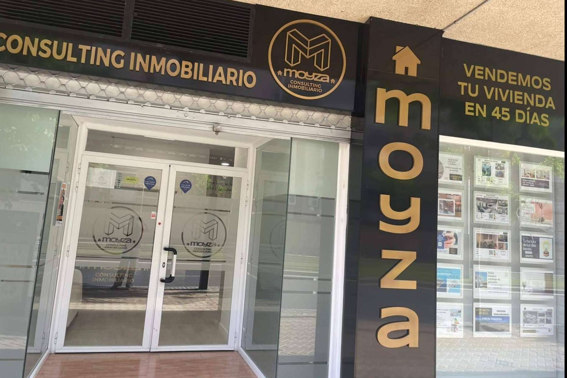 Valoración profesional y estudio financiero, las claves del servicio inmobiliario de Moyza en Andalucía