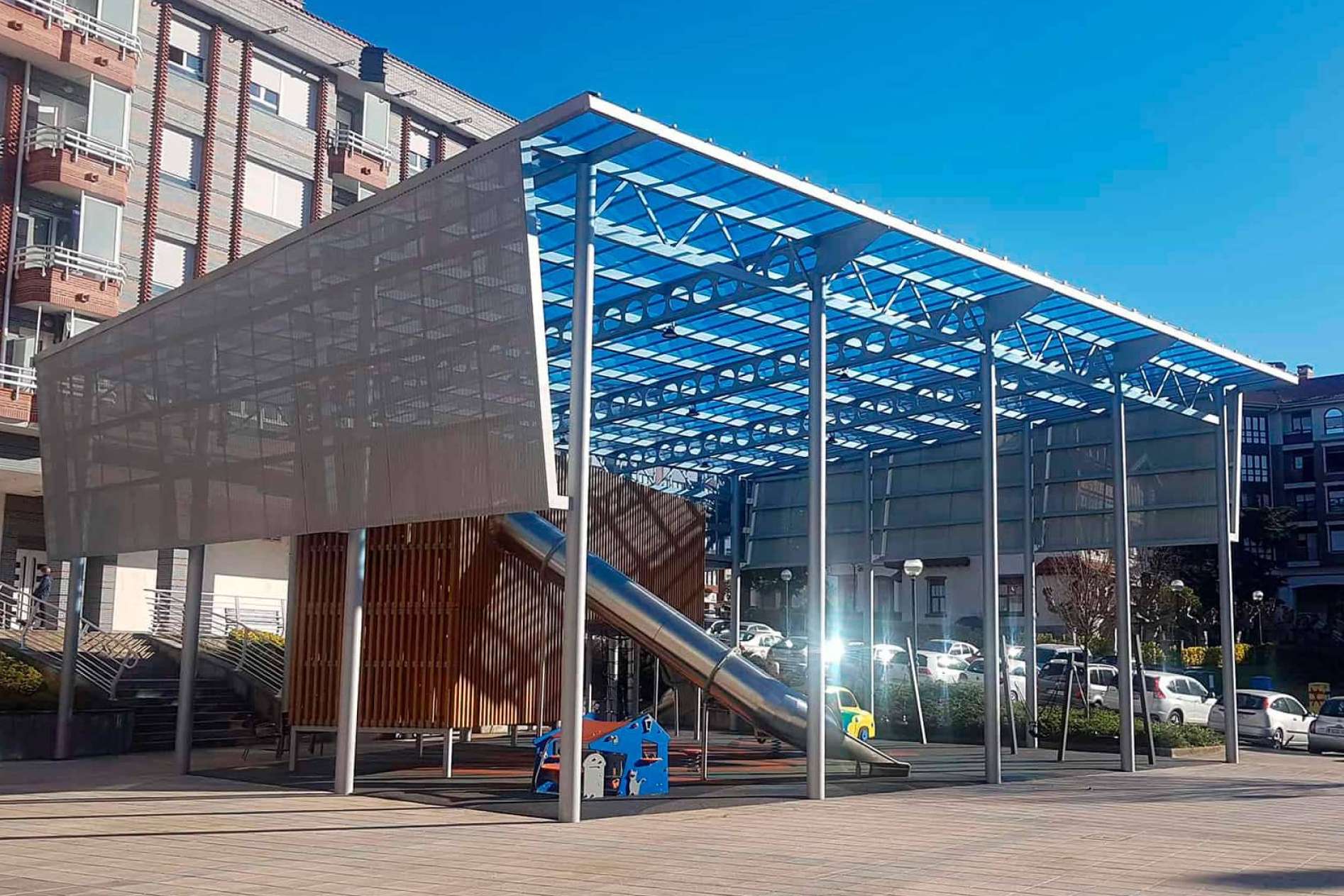 Versatilidad en el diseño y la aplicación de estructuras metálicas de RPM para el desarrollo de parques y plazas