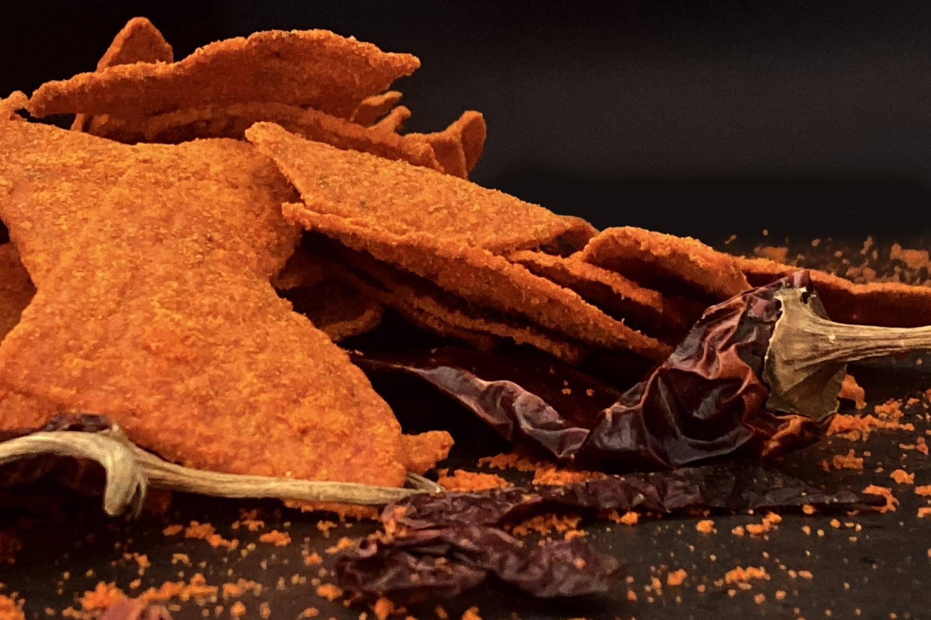 Totopos enchilados; el snack picante de Maíz Maya con fuerza, tradición y sabor único