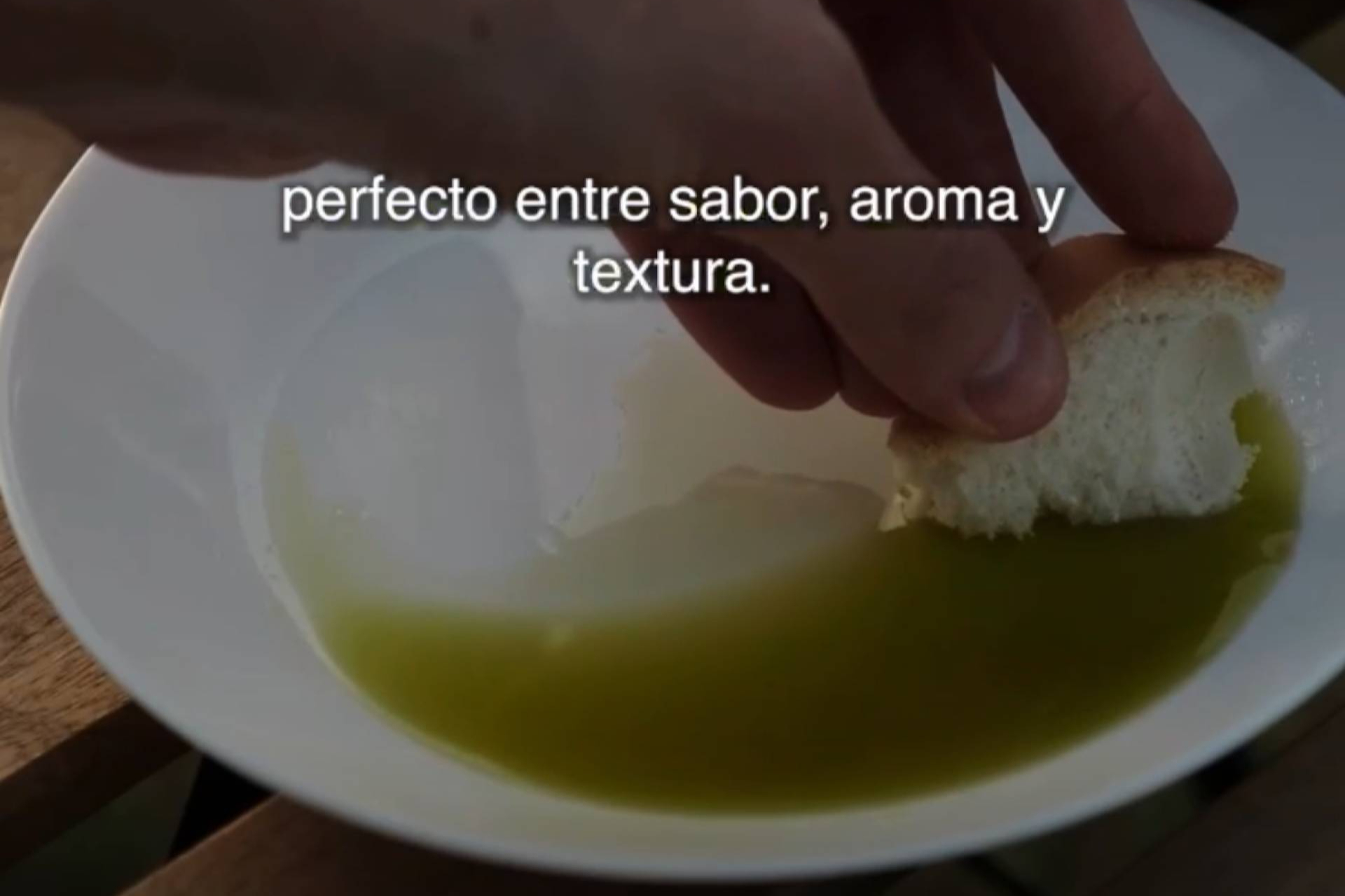La calidad gourmet del aceite de oliva; claves que explican su precio en el mercado gastronómico