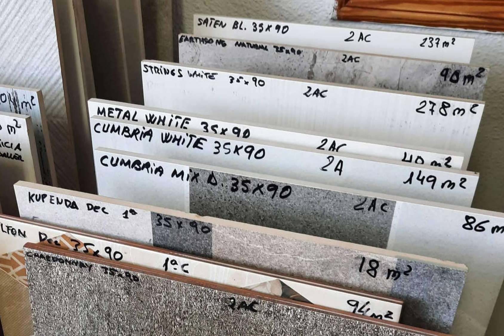 Outlet de azulejos en Artegres, cientos de lotes con primeras marcas y descuentos hasta el 70 %