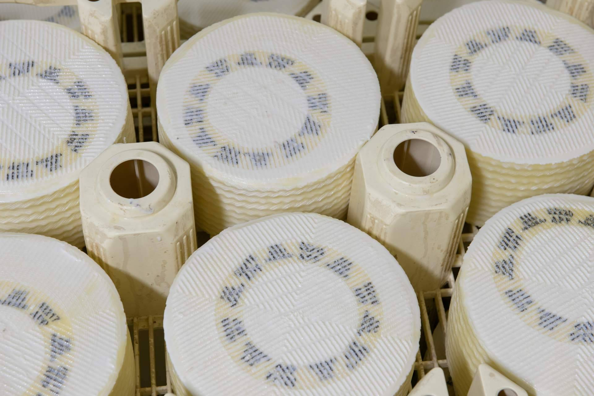 La tienda on-line de Quesos Huete ofrece queso Manchego con DOP y entrega garantizada en frío