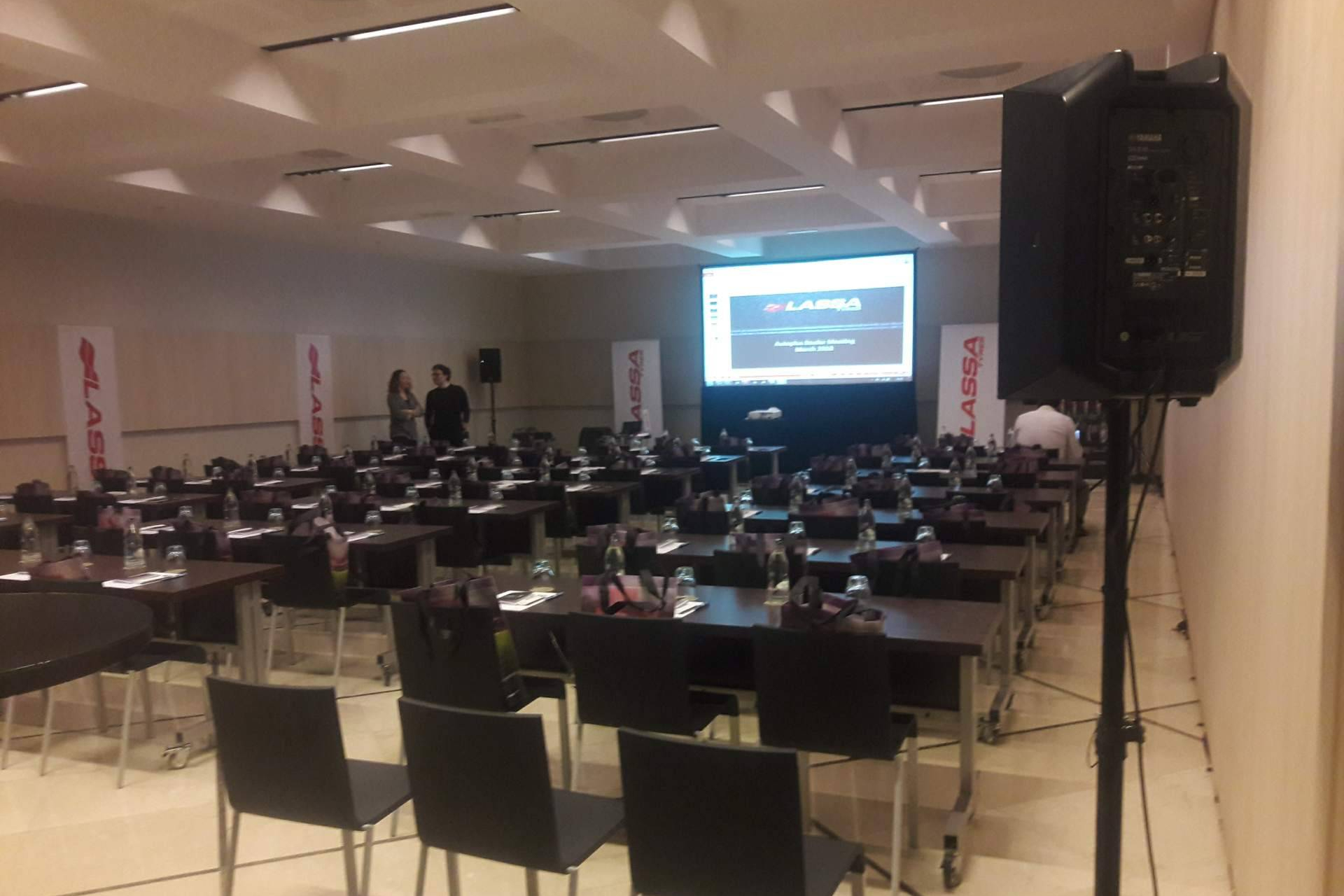 Soluciones profesionales de alquiler sonido eventos para actos corporativos en Barcelona