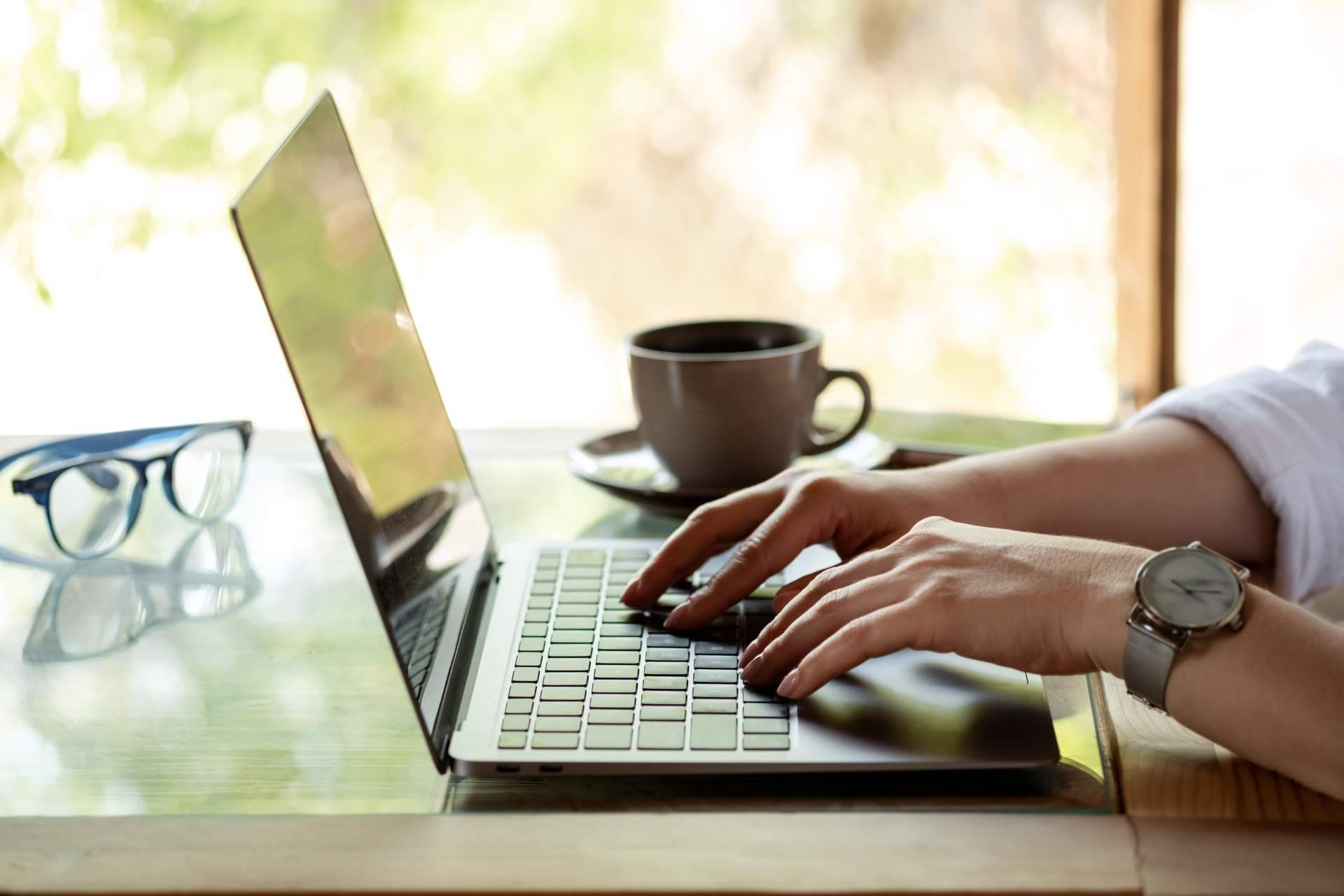 Canal Sénior ofrece formación gratuita y clases online diarias para mayores de 55 años