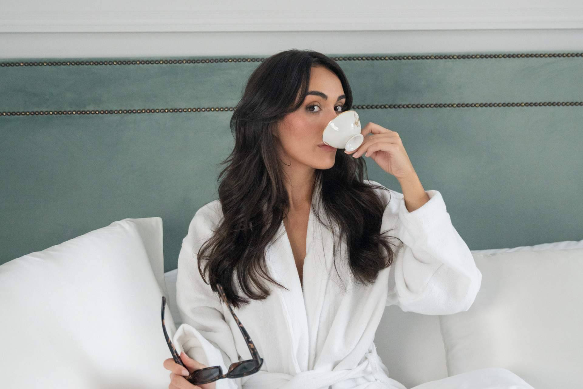 Los 6 errores nocturnos que afectan la piel y el cabello (y la solución de ONISA COTÉ)