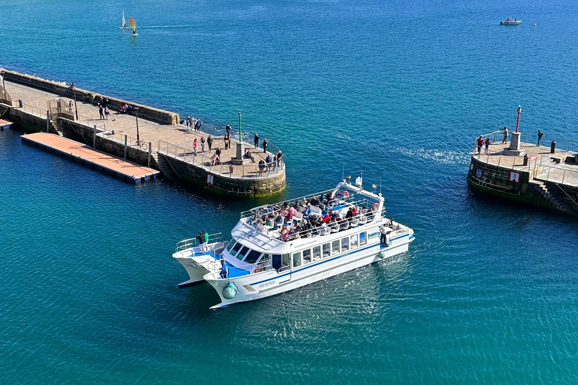 Catamarán Finanzauto Ciudad San Sebastián se anticipa a el futuro de la navegación con cero emisiones