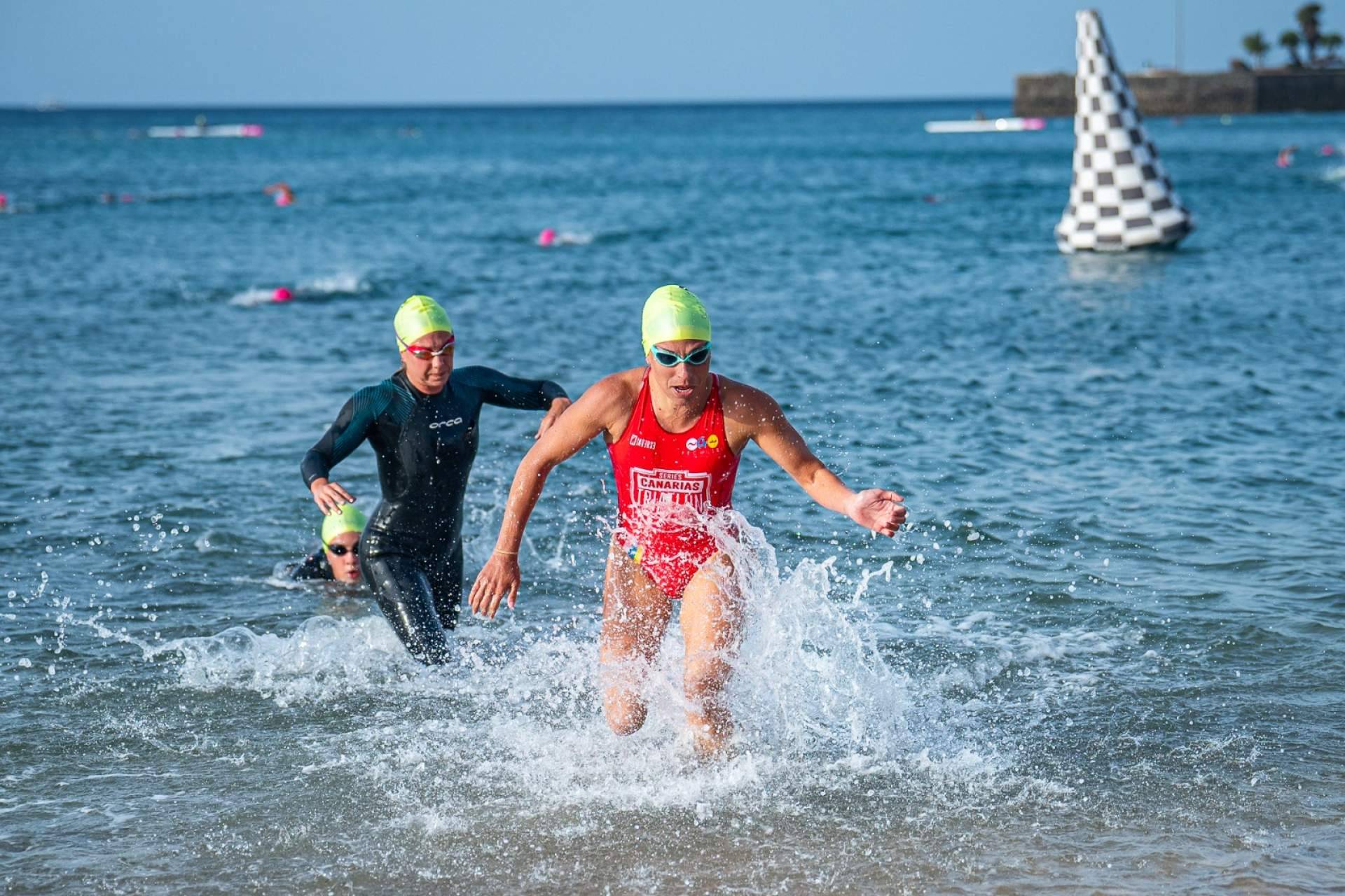 El Triatlón Ciudad de Arrecife convierte a la capital lanzaroteña en escaparate deportivo y turístico