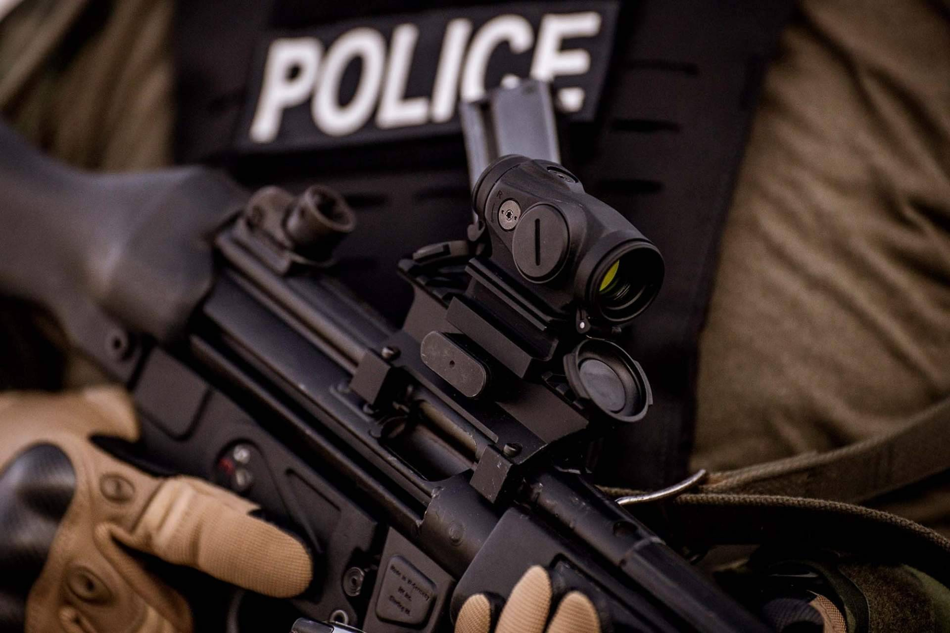 El visor policial de élite; por qué el Aimpoint Duty RDS marca tendencia