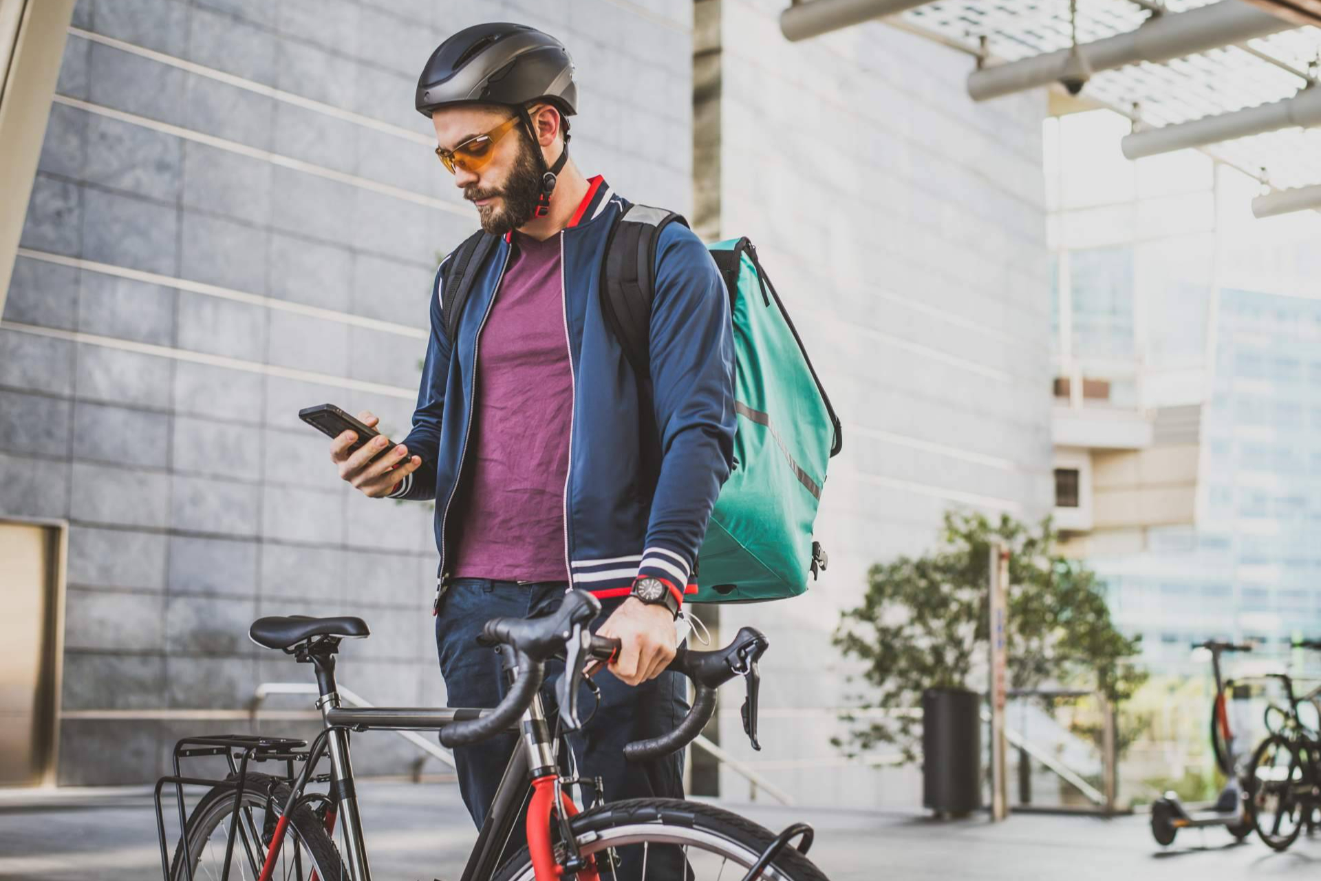 Cuando los pedidos se quedan sin repartidor; la otra cara del delivery