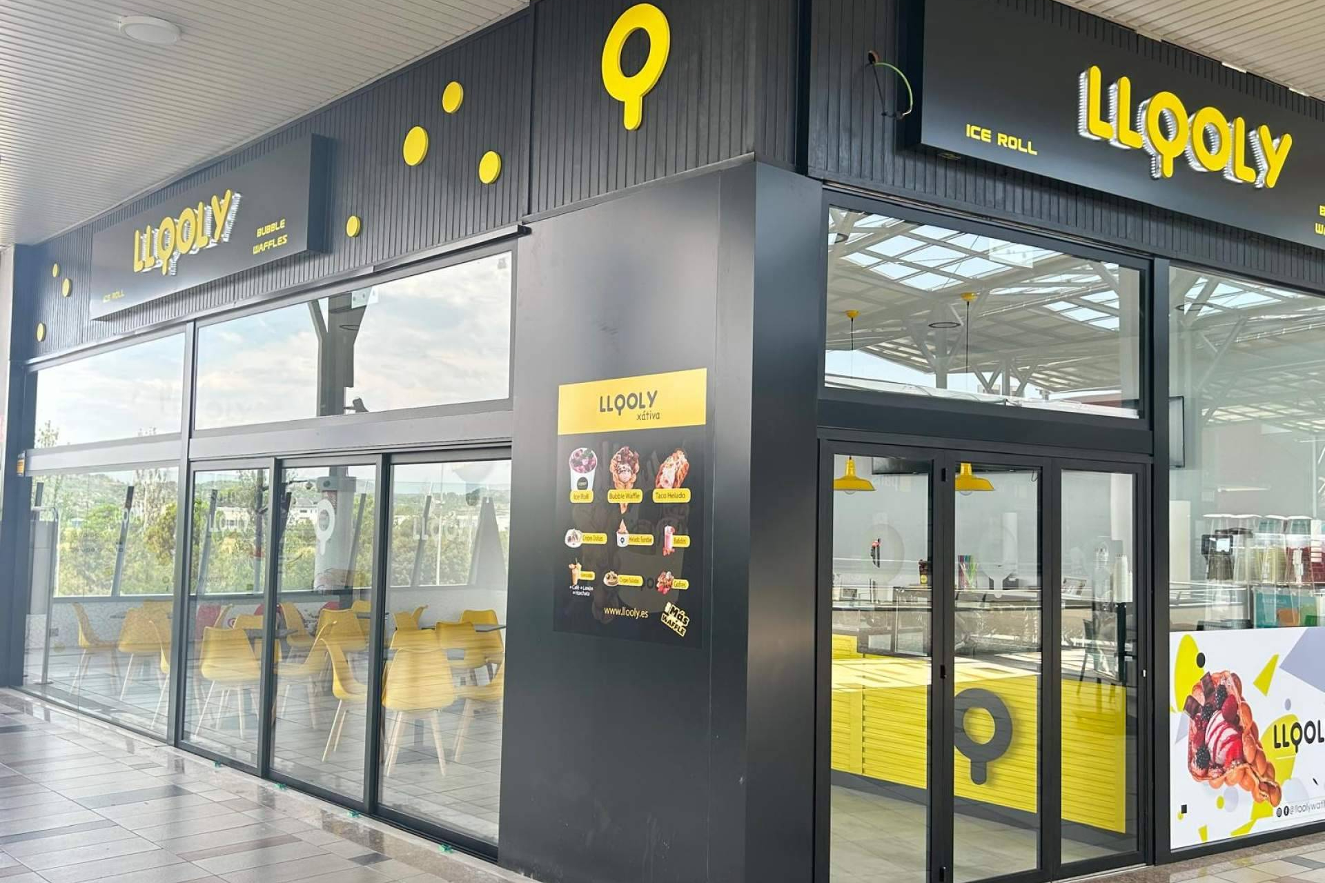 Llooly abre en Burgos con su propuesta diferenciadora de gofres con burbujas y helados artesanos